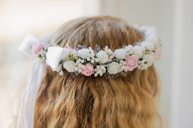 wianek komunijny dla dziewczynki sława zbliżenie