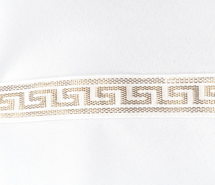 Alba komunijna dla chłopca Kornel zbliżenie złota